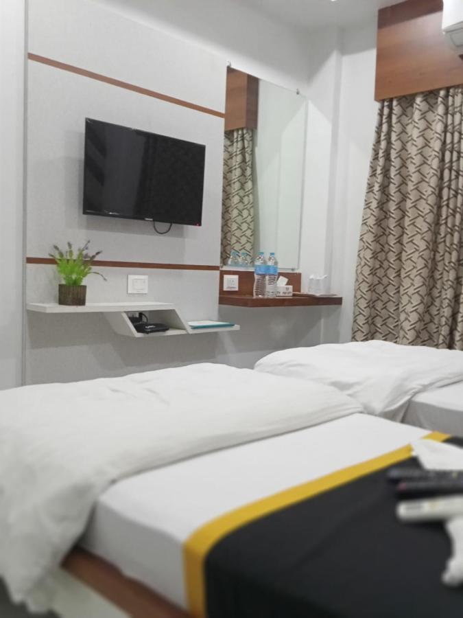 Hotel Fun City Navsari Bagian luar foto