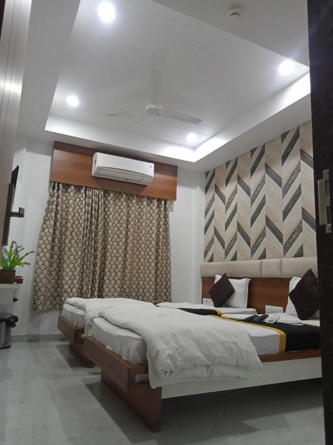 Hotel Fun City Navsari Bagian luar foto
