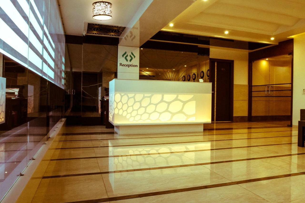 Hotel Fun City Navsari Bagian luar foto