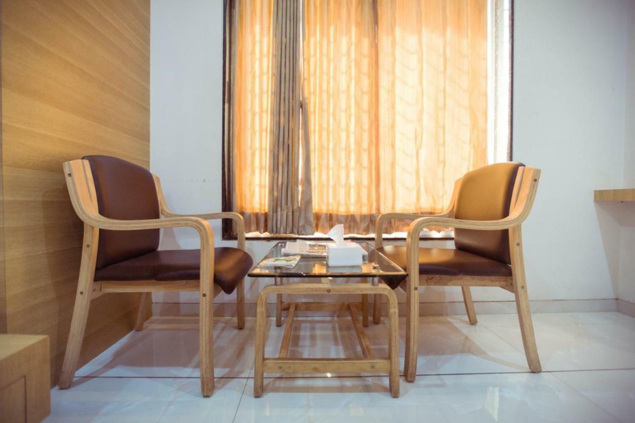 Hotel Fun City Navsari Bagian luar foto
