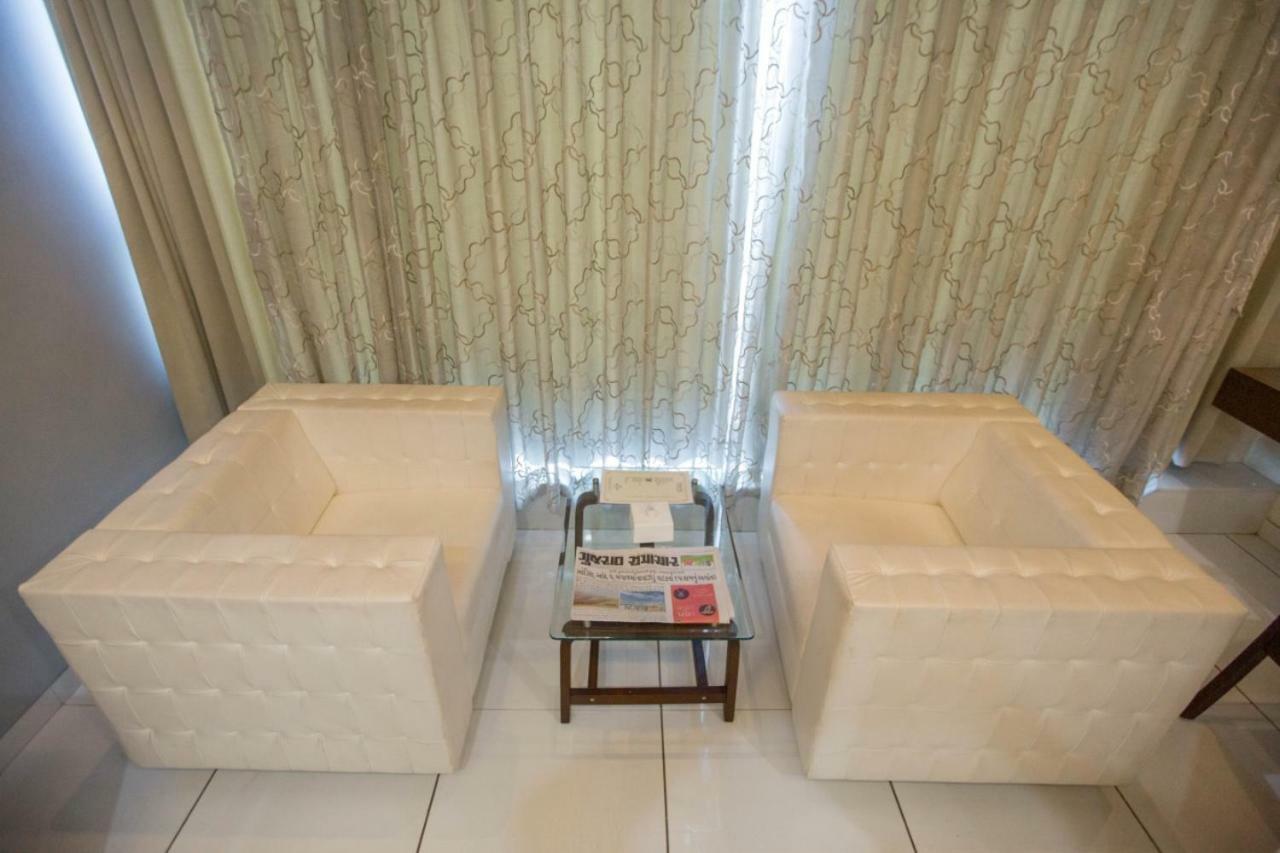 Hotel Fun City Navsari Bagian luar foto